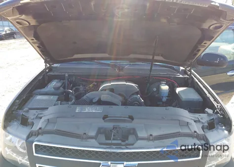 2008 Chevrolet Suburban 1500 Ltz из США, поврежденный, VIN 3GNFC16038G260258